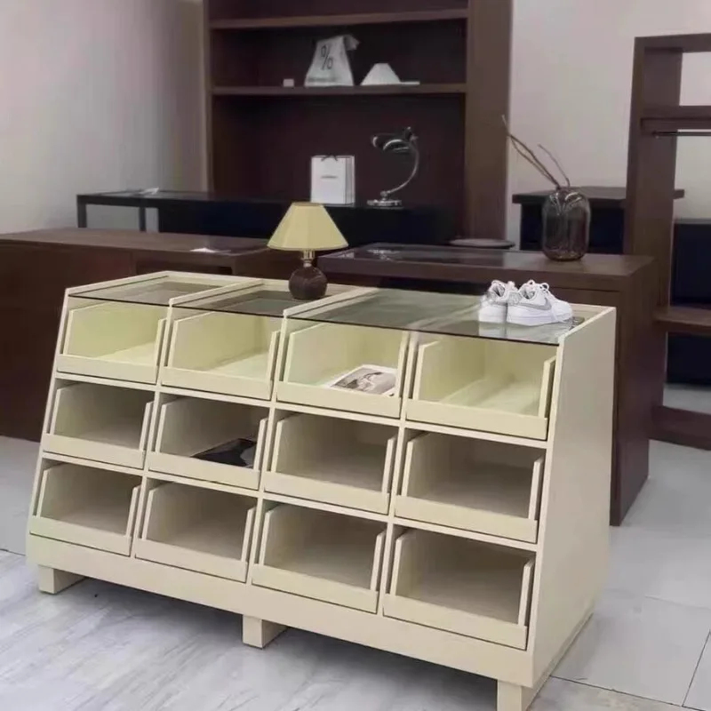 Children's Clothing Store Naka - đánh giá và giá Furniture Hardware Store